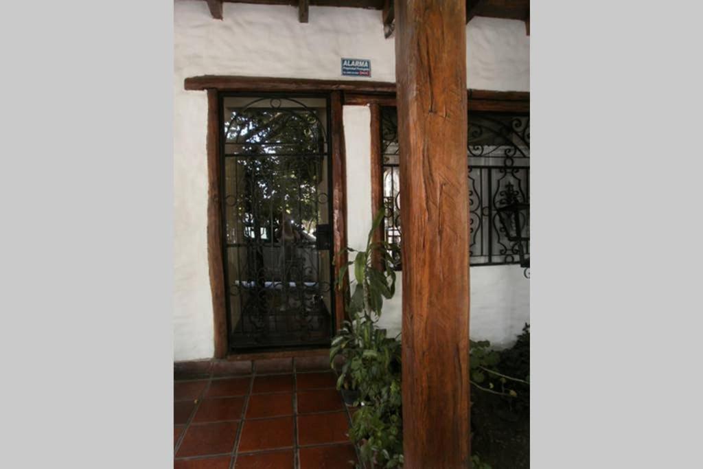Casa Colonial En Salta Nueva Y Antigua Lägenhet Exteriör bild